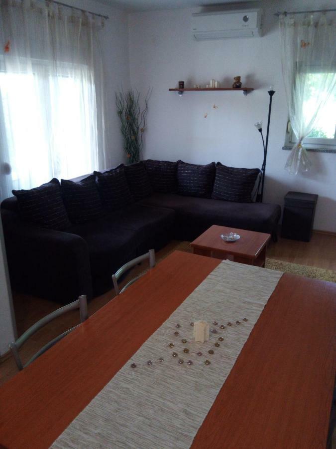 Apartment Melani Pula Exterior foto